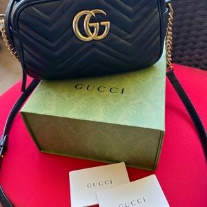 Gucci GG Marmont Matelasse Small Black calfskin leather crossbody Bag
